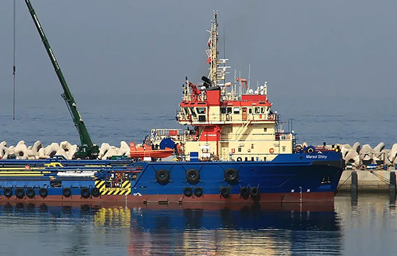 Anchor handling tug supply